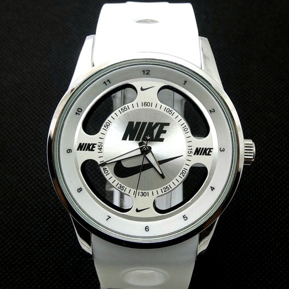 Nike Hollow Analog Sports 